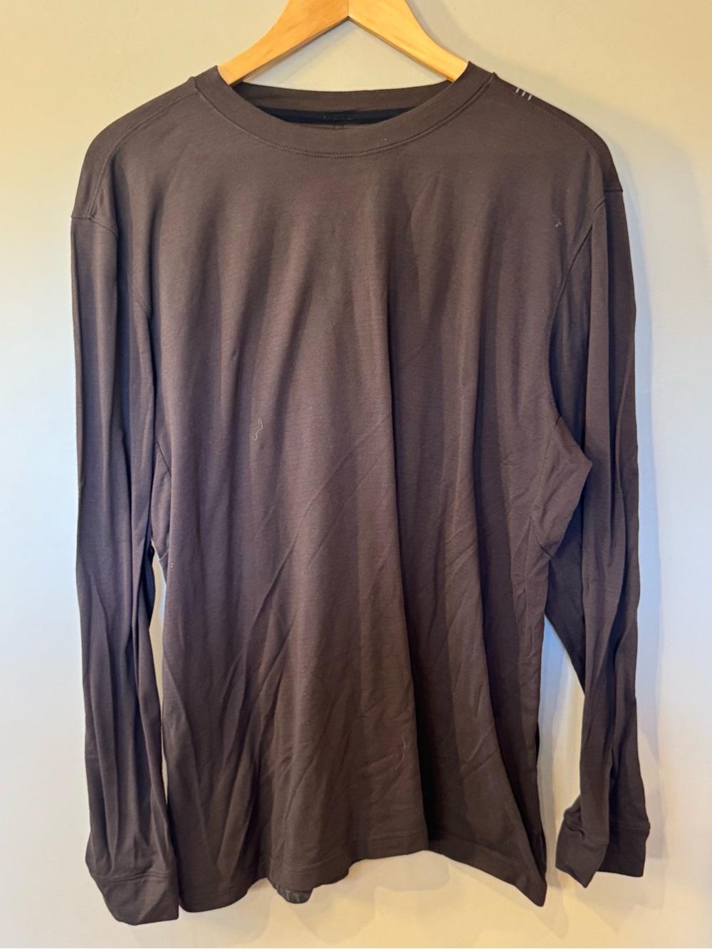 lululemon athletica Men's Long Sleeve Crewneck — Dark Brown